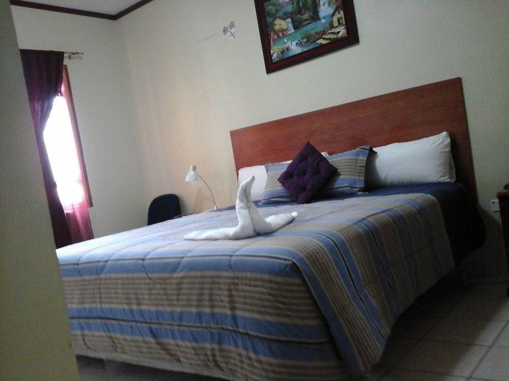 Hotel Fotherhouse San Salvador Exterior photo